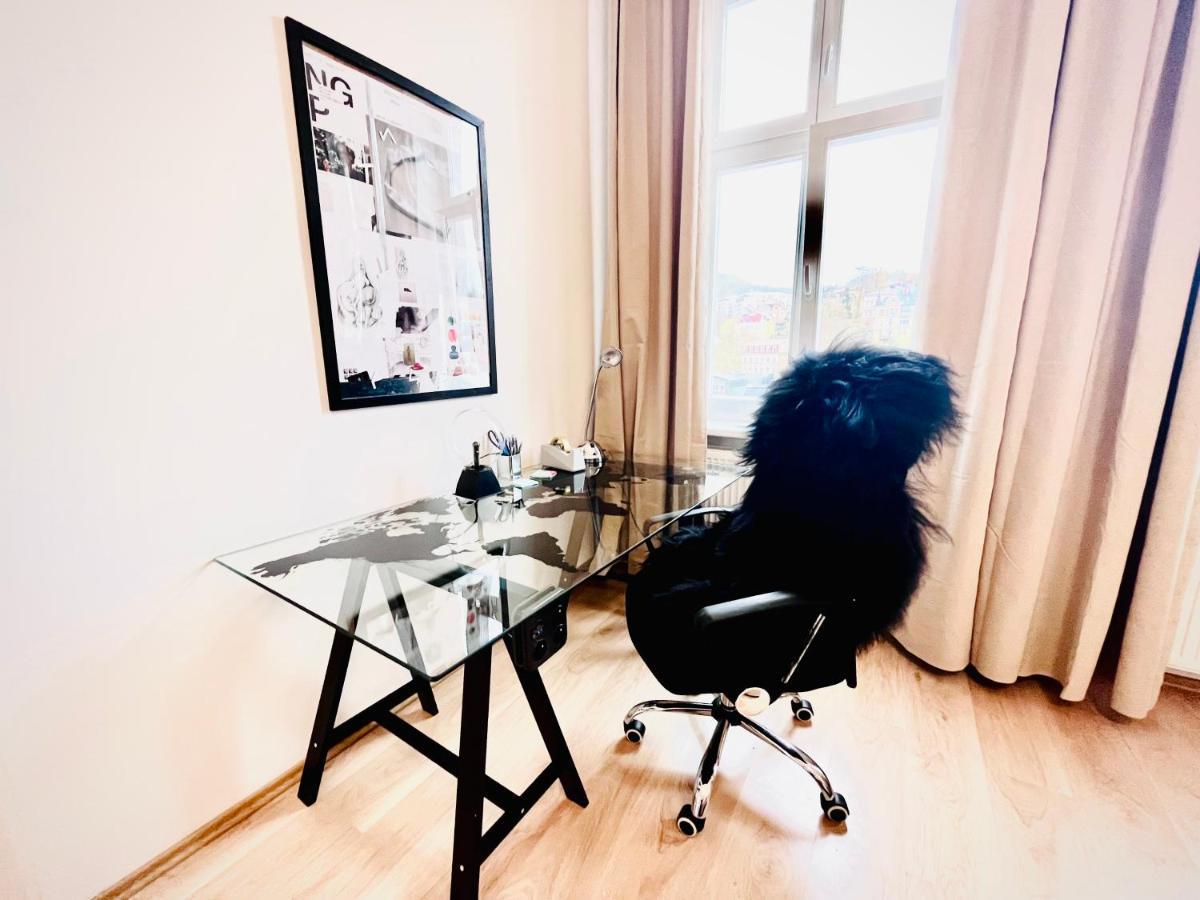 Sunny City - Apartment In Spa Zone With Private Garage 卡罗维发利 外观 照片